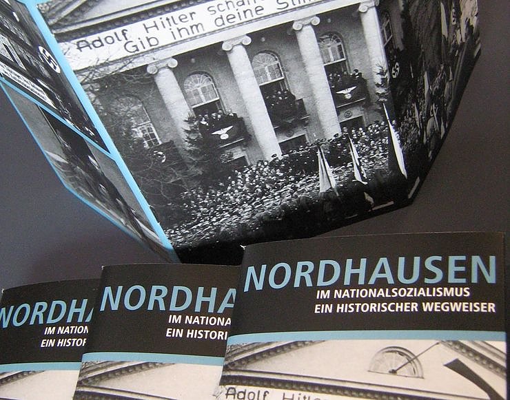 Bild: Brosch&uuml;re vorgestellt