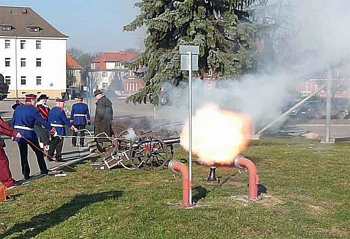 Bild: Verabschiedungsappell S&uuml;ss und Liebau