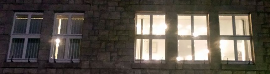Bild: Hinter diesen Fenstern wird am liebsten ohne &Ouml;ffentlichkeit beraten.