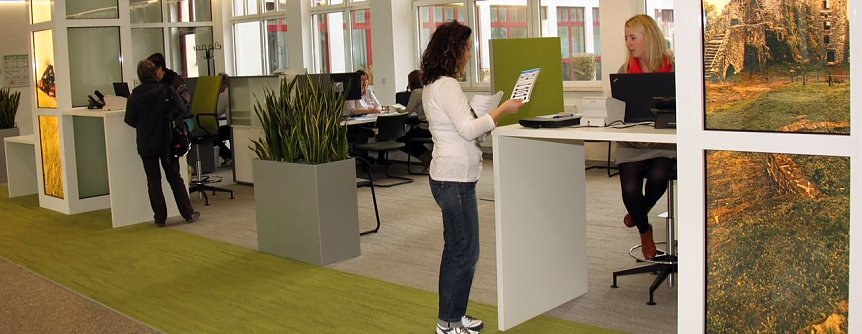 Bild: Blick in das B&uuml;rgerServiceZentrum im Landratsamt