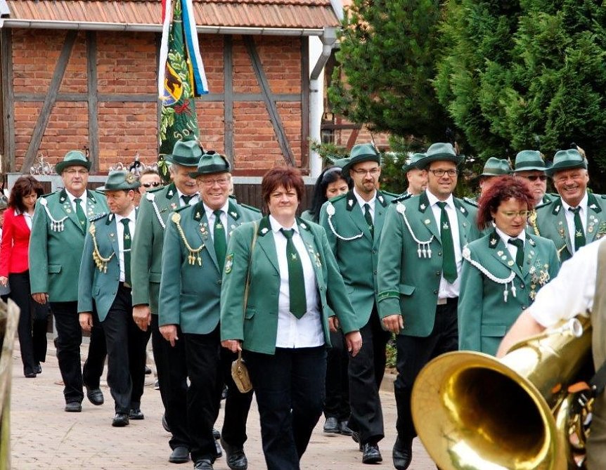 Bild: Sch&uuml;tzenfest in Obergebra