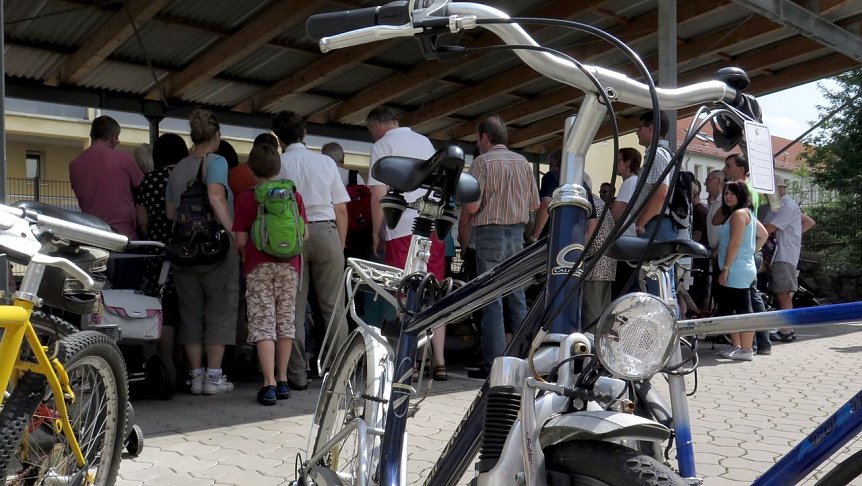 Bild: Fahrr&auml;der unter dem Hammer