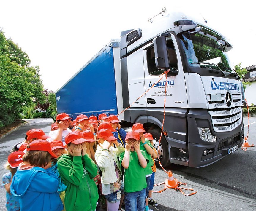 Bild: Toter Winkel bei Lkw