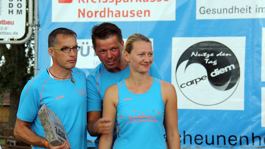 Bild: Trio beim Triathlon auf dem zweiten Platz