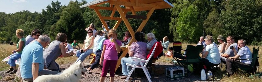 Bild: Waldsch&auml;nke eingeweiht
