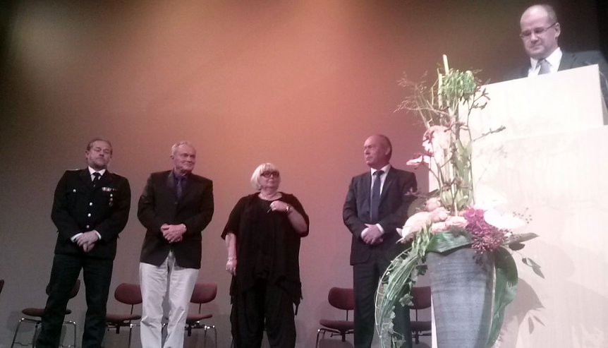 Bild: Ehrung im Theater