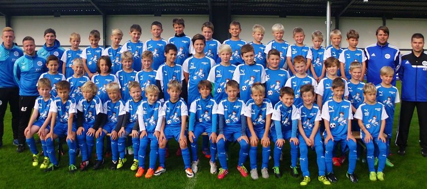 Bild: Fu&szlig;ball-Ferien-Camp im AKS