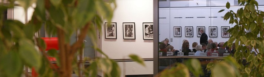 Bild: Vernissage in der Galerie