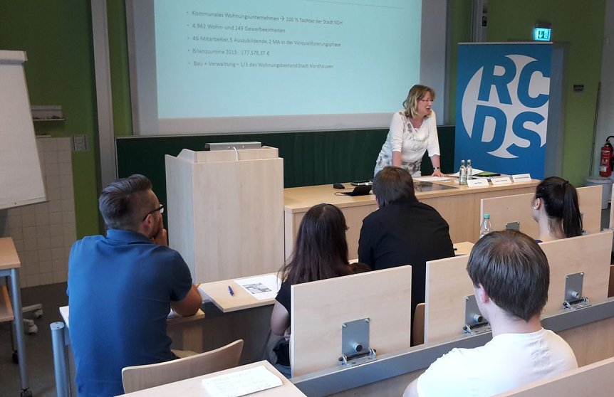 Bild: Studenten luden ein