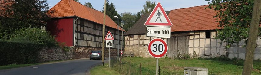 Bild: Ein Dorf ohne Fu&szlig;wege