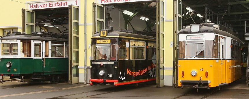 Bild: Heiraten in der Stra&szlig;enbahn