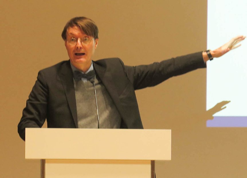 Bild: Der Mann mit der Fliege