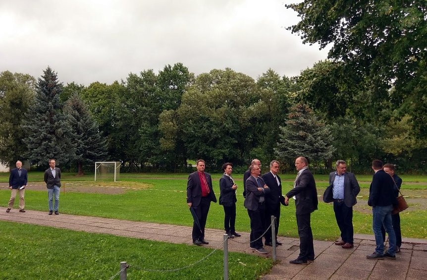 Bild: Besichtigung der Sportanlage in Ellrich