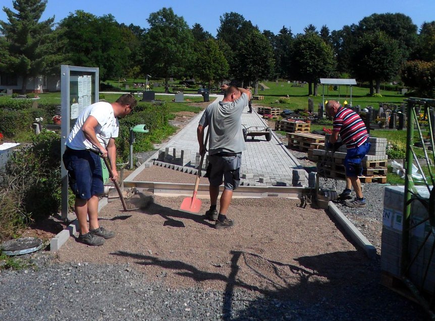 Bild: Neuer Weg f&uuml;r Friedhof in Niedersachswerfen