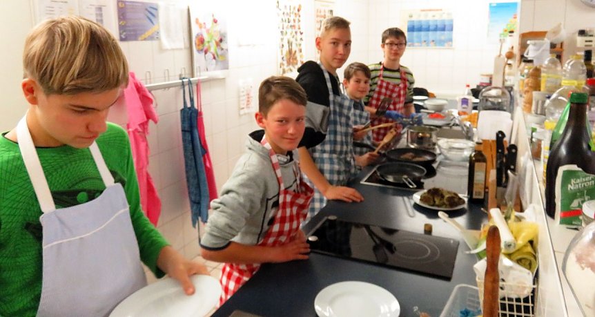Bild: Petersbergschule erh&auml;lt 500 Euro Starthilfe