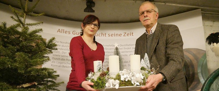 Bild: Kathi Kraft und Jochen Einenckel mit dem Lieblingskranz der Besucher