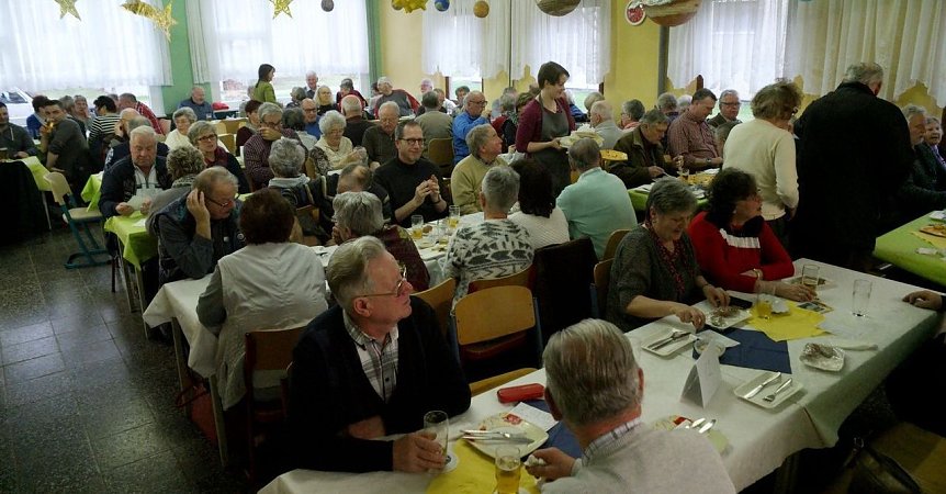 Bild: Platz f&uuml;r 270 hungrige "M&auml;uler"