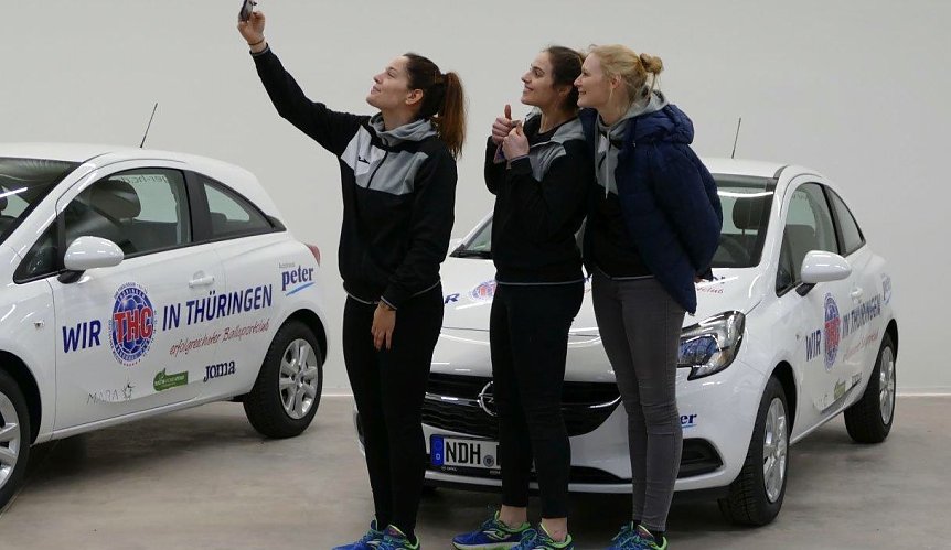 Bild: Schnell noch ein Selfie mit den neuen Flitzern