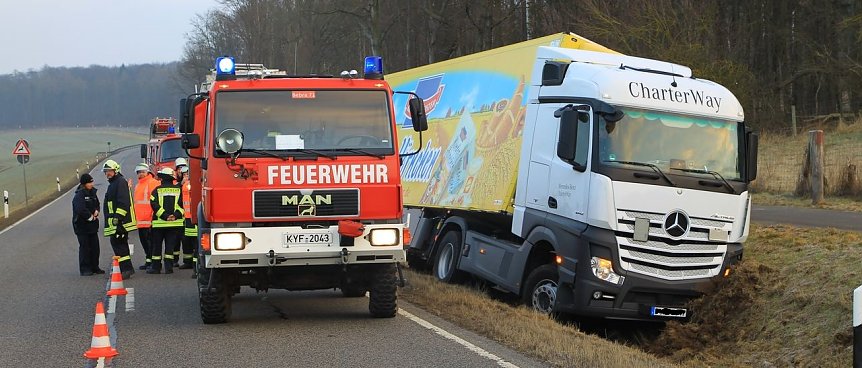 Bild: In Graben gerutscht