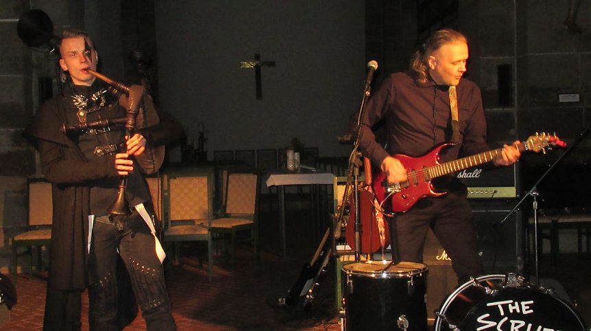 Bild: the scruffy mutts in der Frauenbergkirche