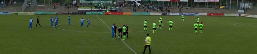 Bild: Der Ball rollt...
