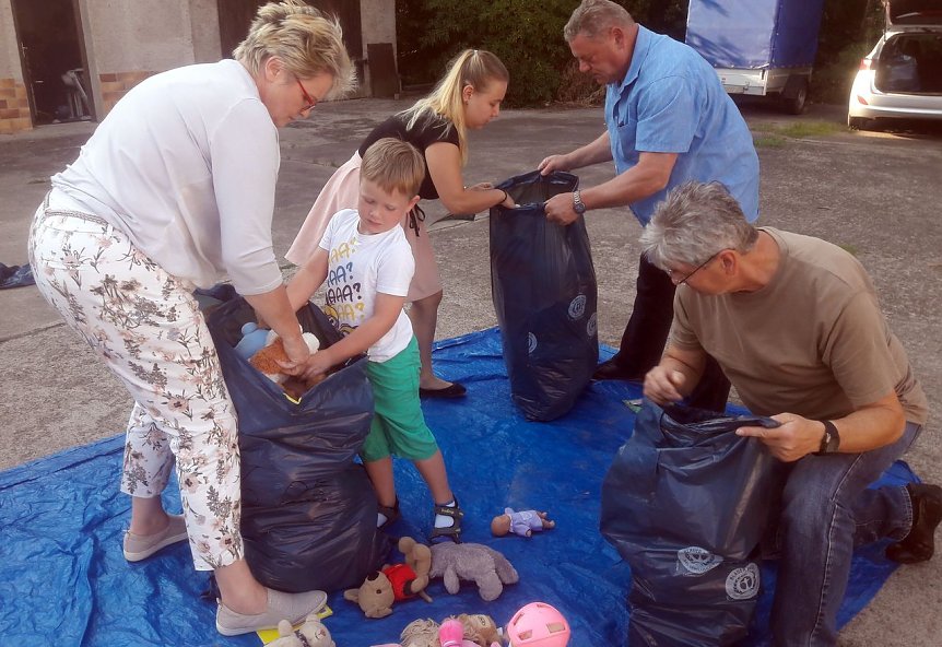 Bild: P&auml;ckchenaktion Kinder-helfen-Kindern"