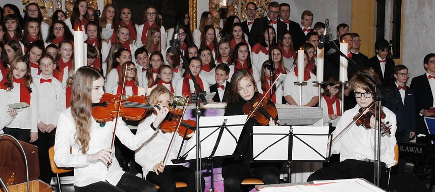 Bild: Weihnachtskonzertes des Friedrich-Schiller-Gymnasiums