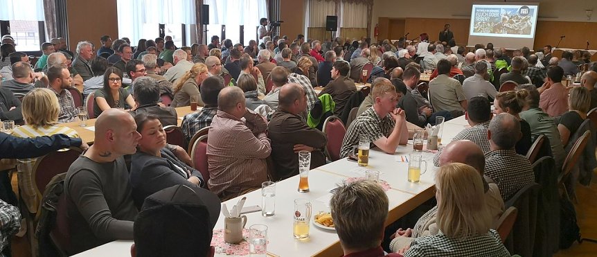 Bild: Voller Saal in Werther