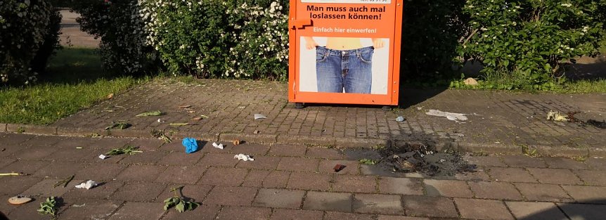 Bild: Rausgeholt und angez&uuml;ndet - An der Bleiche
