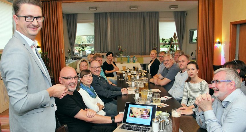 Bild: Fachgespr&auml;ch
