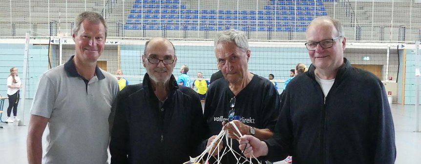 Bild: Andreas Meyer (links) bei einem Intergationsvolleyballturnier des SVC Nordhausen