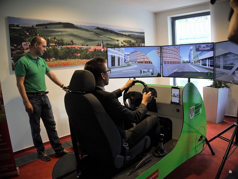 Bild: Sandro Wagner im Fahrsimulator
