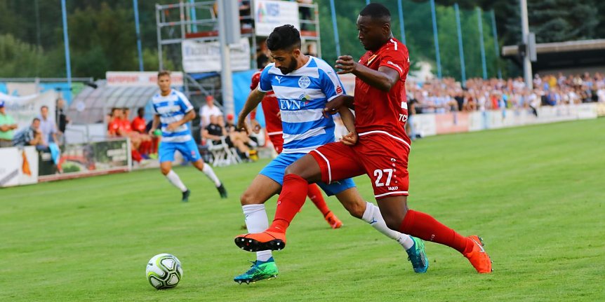Bild: Ucar im Laufduell
