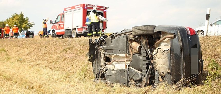 Bild: Schwerer Unfall auf der B 243