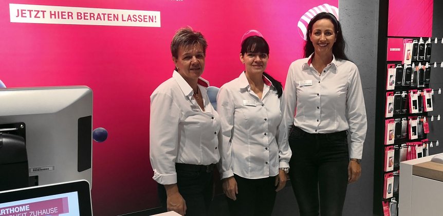 Bild: Das Team des Telekomshops in der S&uuml;dharz Galerie