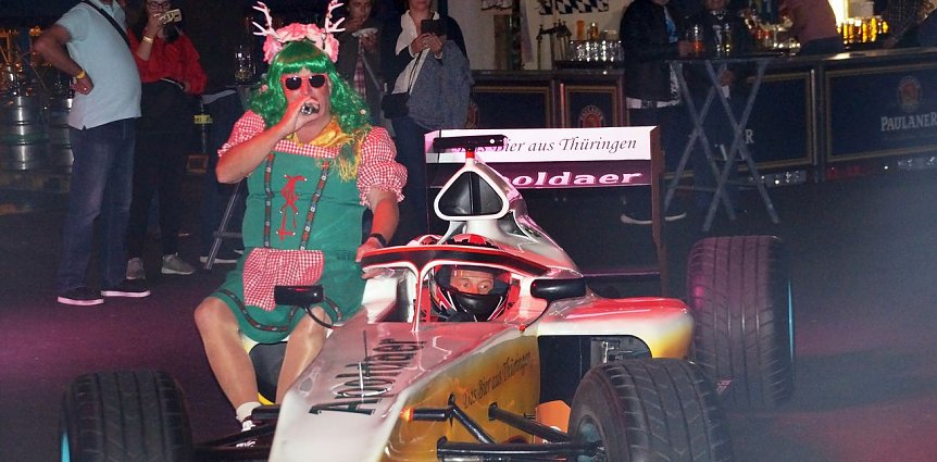 Bild: Mit "F1-Boliden" vorgefahren