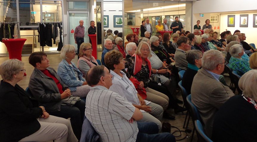 Bild: Gro&szlig;es Interesse f&uuml;r die Exposition
