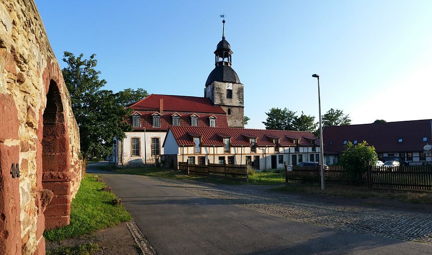 Bild: Die Dorfkirche von Sundhausen