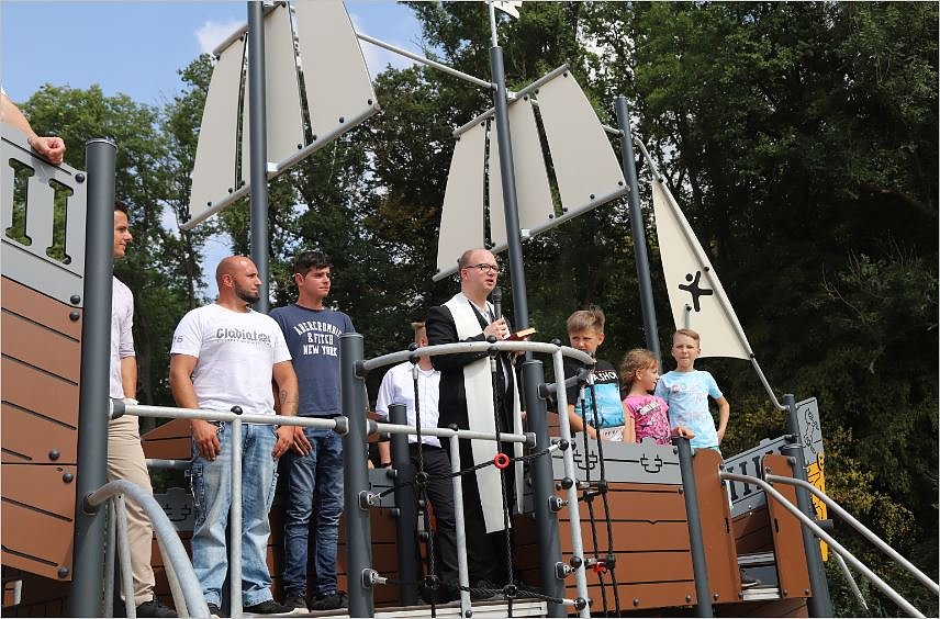Bild: Einweihung Spielplatz in Hundeshagen
