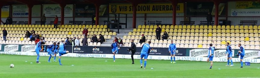 Bild: 13 Uhr in Auerbach: Aufw&auml;rmen in Auerbach