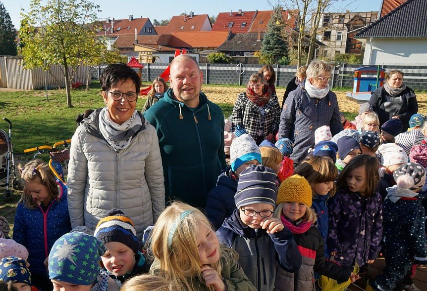 Bild: Helga Tamascheke und ihr Nachholger Michael Wienrich. 