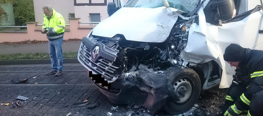 Bild: Unfall mit zwei Schwerverletzten
