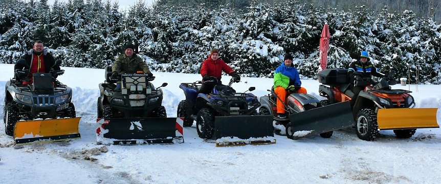 Bild: Von links: Patric Birkefeld, Matthias Esefelder, Marc Gr&uuml;bel, Tobias Macke und Michael K&uuml;hne