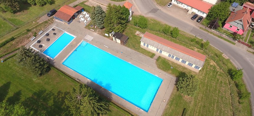 Bild: Nur die starke Gemeinschaft konnte das Freibad in Klettenberg erhalten