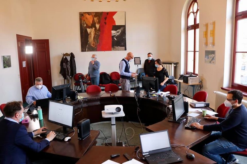 Bild: Blick in die Wahlzentrale im Landratsamt