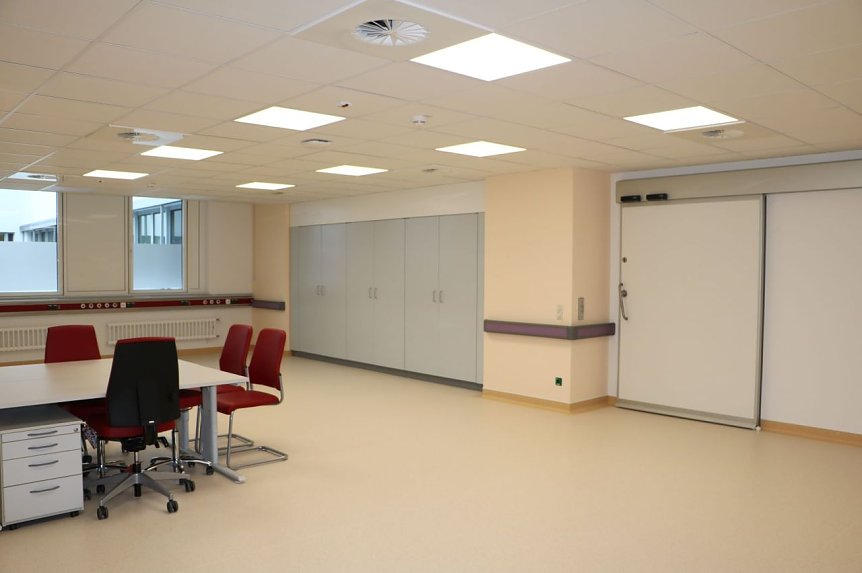 Bild: neuer Aufwachraum f&uuml;r OP-Patienten w&auml;hrend der Bauphase sp&auml;tere Bettengarage f&uuml;r den gesamten OP-Bereich.