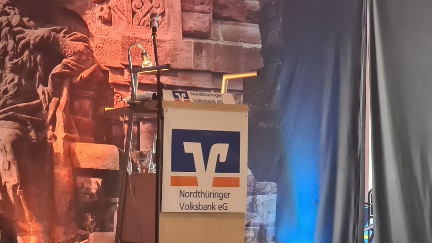 Bild: Der Burghof ist seit Jahren der Tagungsort der Volksbank