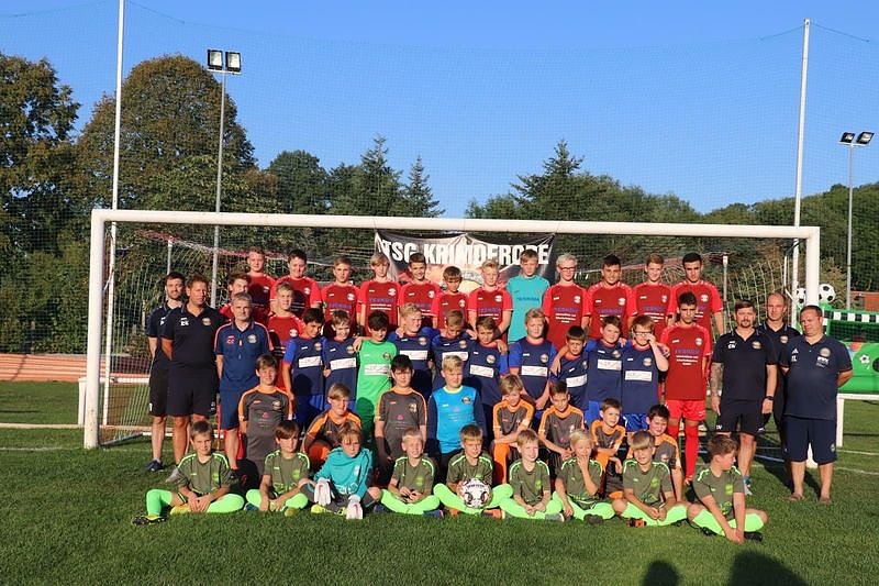 Bild: Ein Teil des Nachwuchses des Fu&szlig;baller der TSG Krimderode, die B- und E-Mannschaften