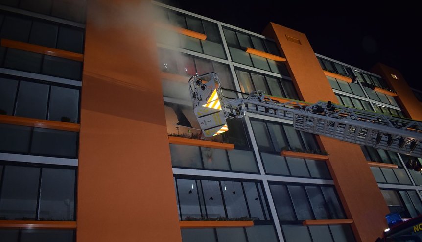 Bild: Feuer auf Balkon