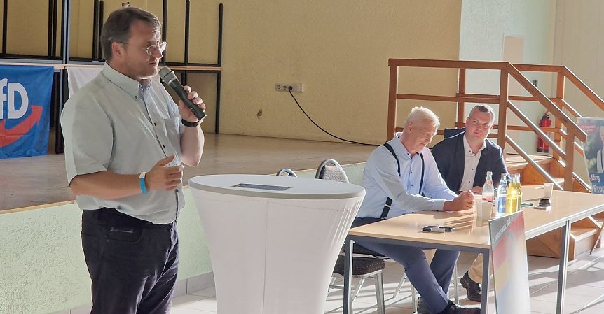 Bild: Robert Sesselmann zu Gast in Sundhausen
